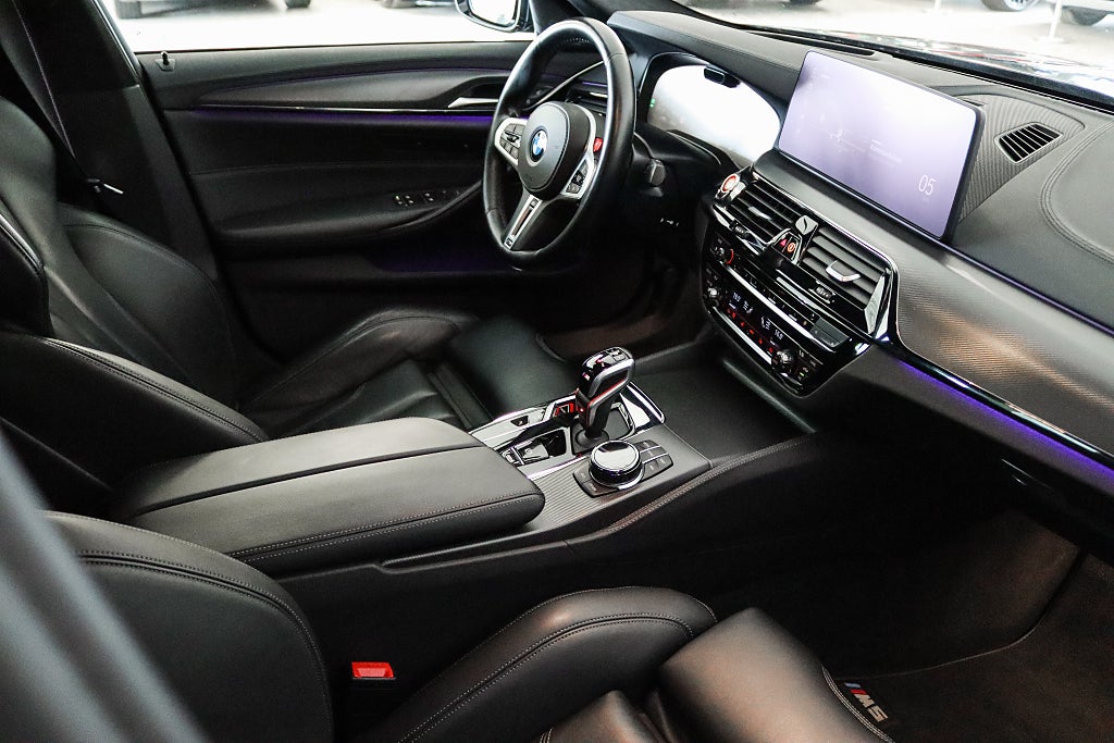 BMW M5 Competition Kolfiber Massage Milltek HuD 360 H/K
