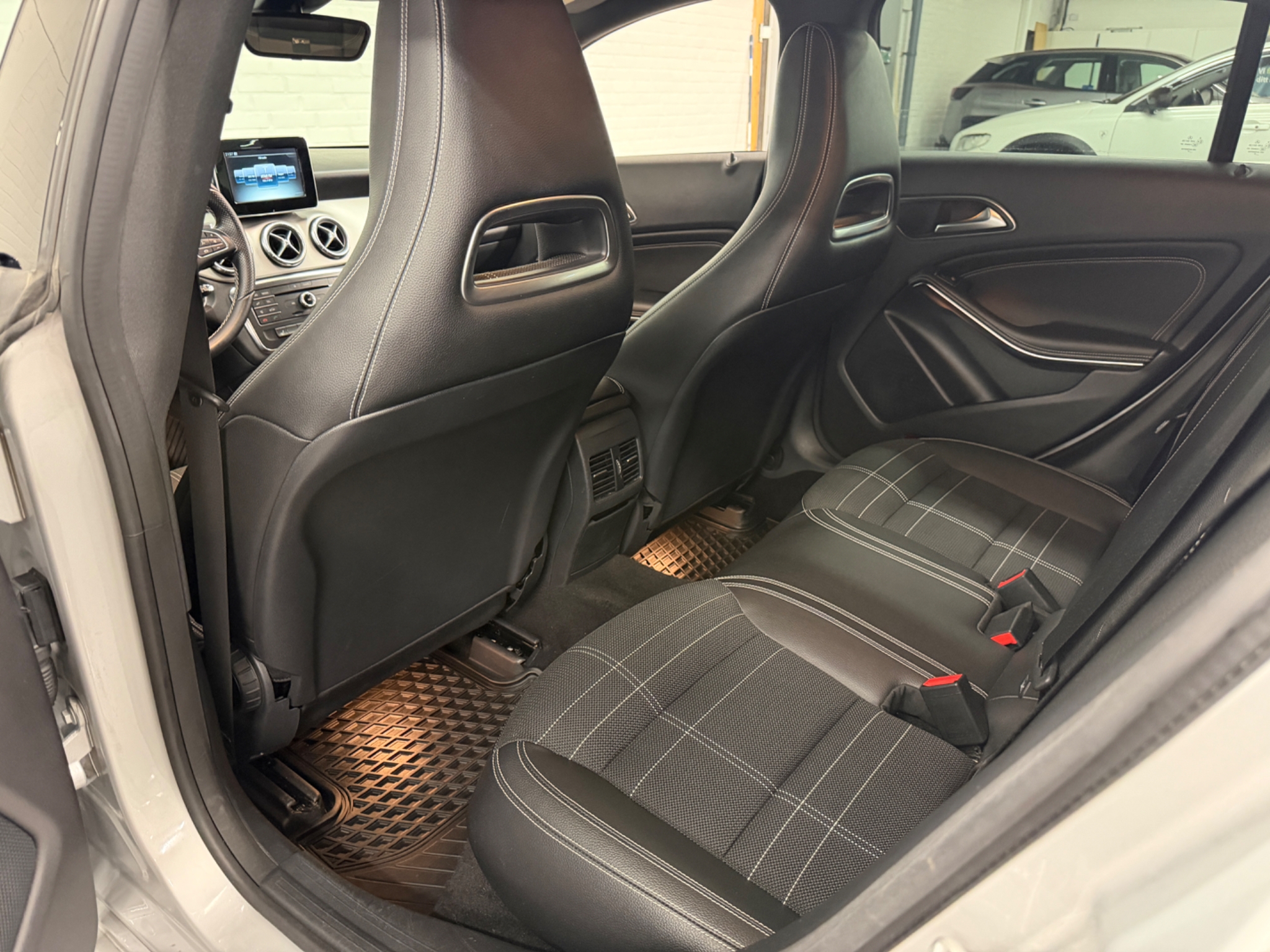 Mercedes-Benz CLA 2015, bild 7/10