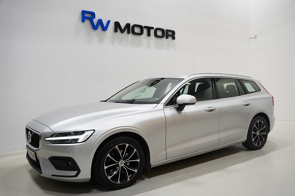 Volvo V60 D4 190hk Momentum B-kamera D-värmare Navi Kamrem Bytt