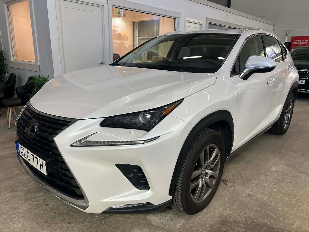 Lexus NX 300h AWD 2.5 AWD E-CVT Executive Euro 61