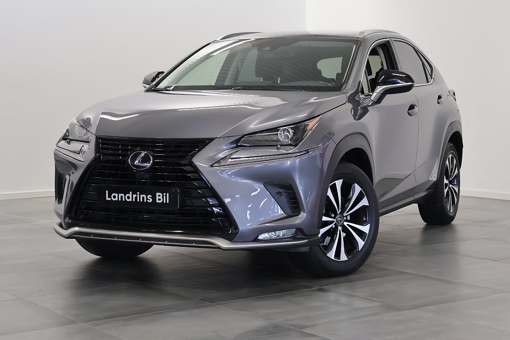 Lexus NX 300h AWD 2.5 AWD E-CVT Kyushu Edition  / V-hjul