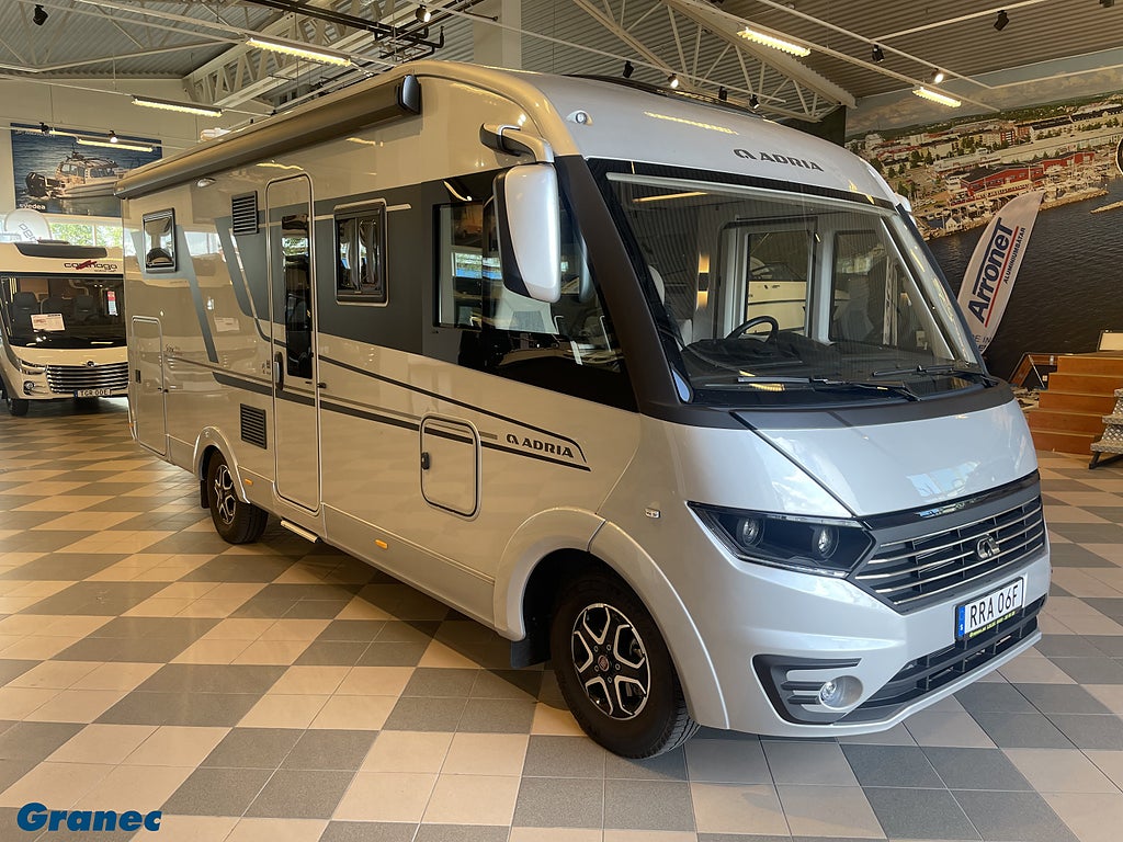 Adria Sonic Supreme 700DC / 160hk 44H