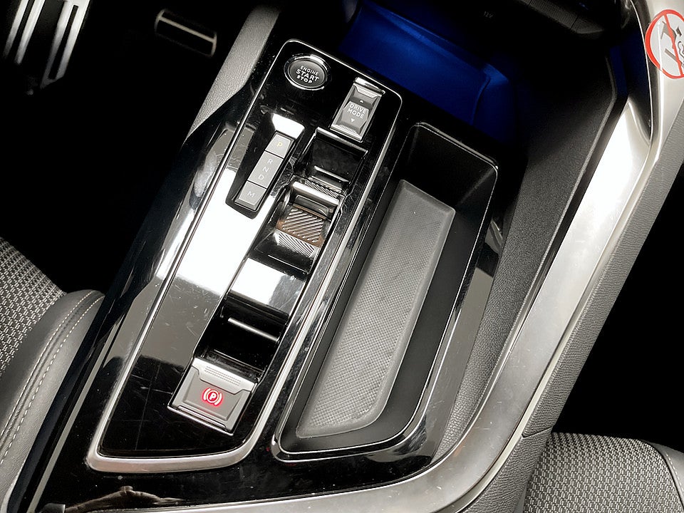 Bild på Peugeot 5008 GT 1.2 PT 130hk Aut 7-SITS B-KAMERA CARPLAY