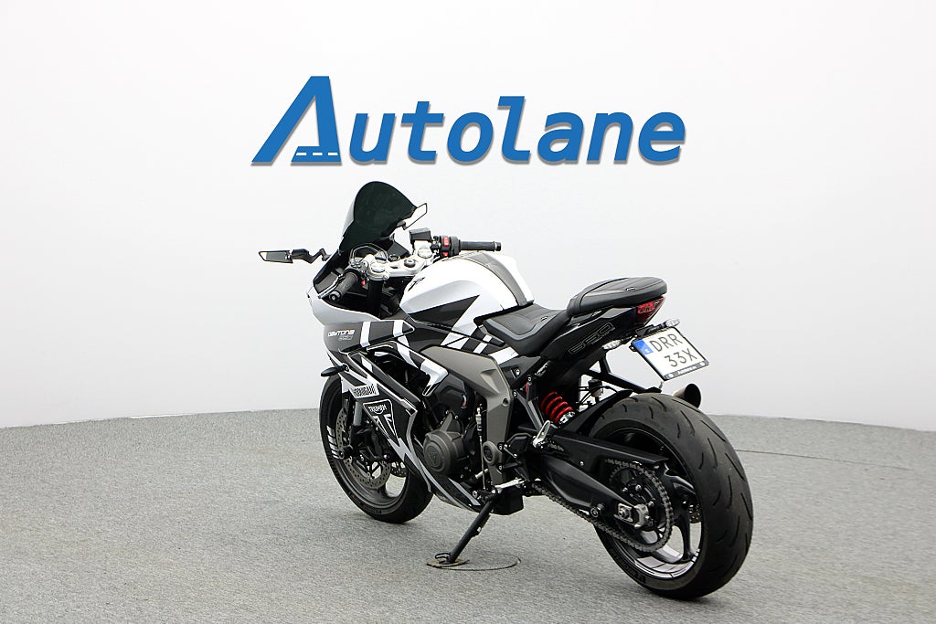 Triumph Daytona 660 Sommarkampanj 4,99%