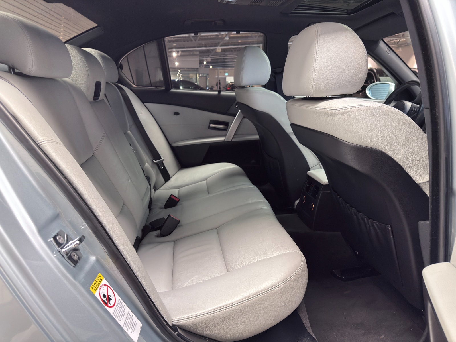 BMW M5 Sedan E60 5.0 V10 507hk | Svensksåld | Fullservad 2006 - miniatyr 17