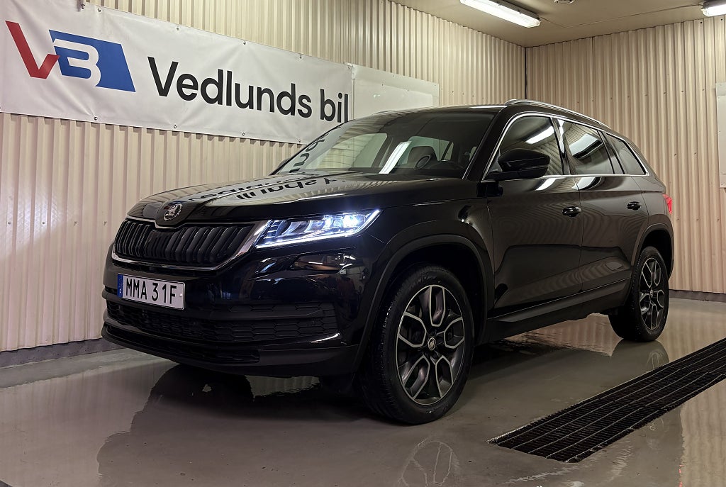 Skoda Kodiaq 2.0 TDI SCR 4x4 Canton CarPlay Kamera Drag Nya däck 