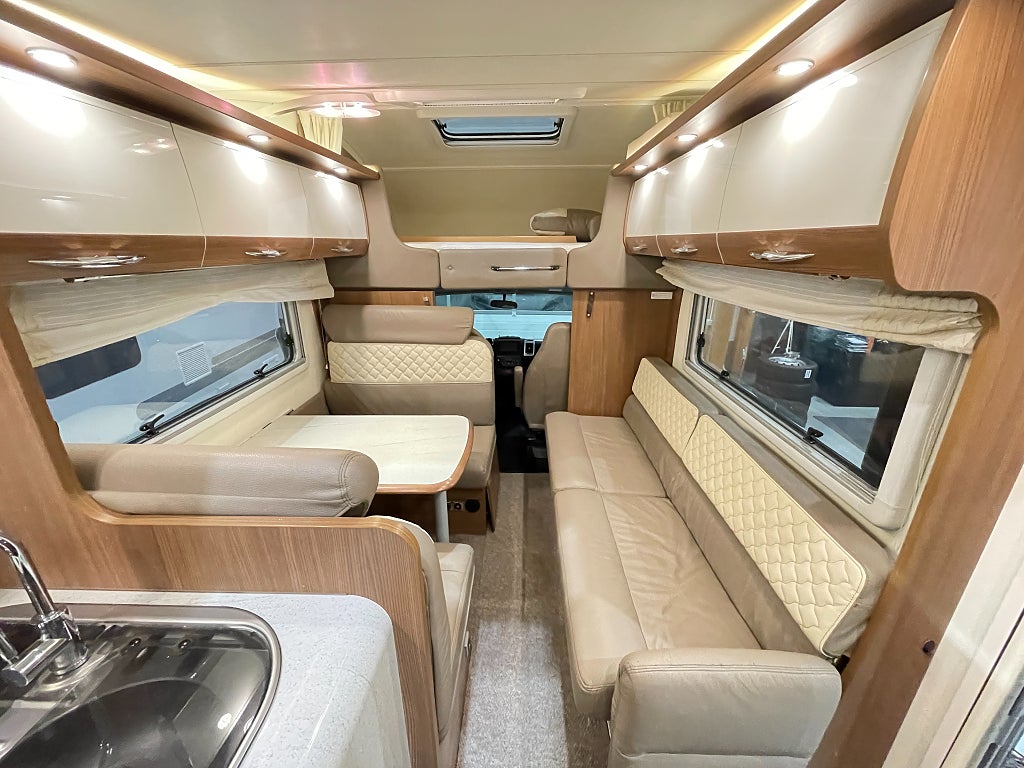 Bürstner Argos 747 /ALDE / Hyd-stöd / AC / Drag / Litium / Inverter / Aut - Bürstner