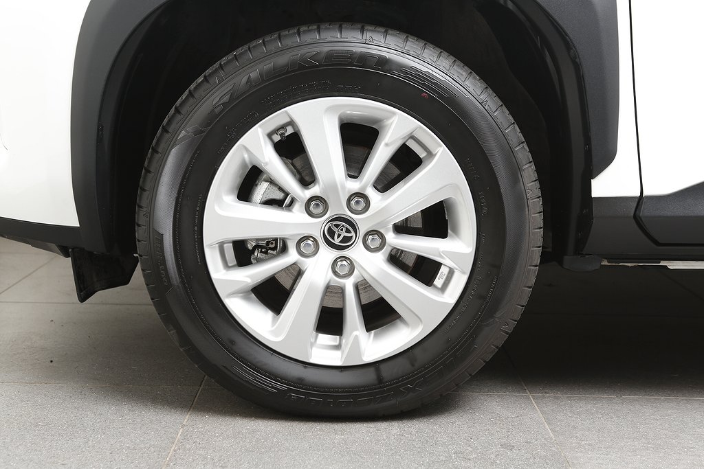 Toyota Yaris Cross 1,5 Hybrid e-CVT Active Motorvärmare 2024