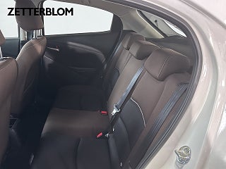 Halvkombi Mazda 2 8 av 15