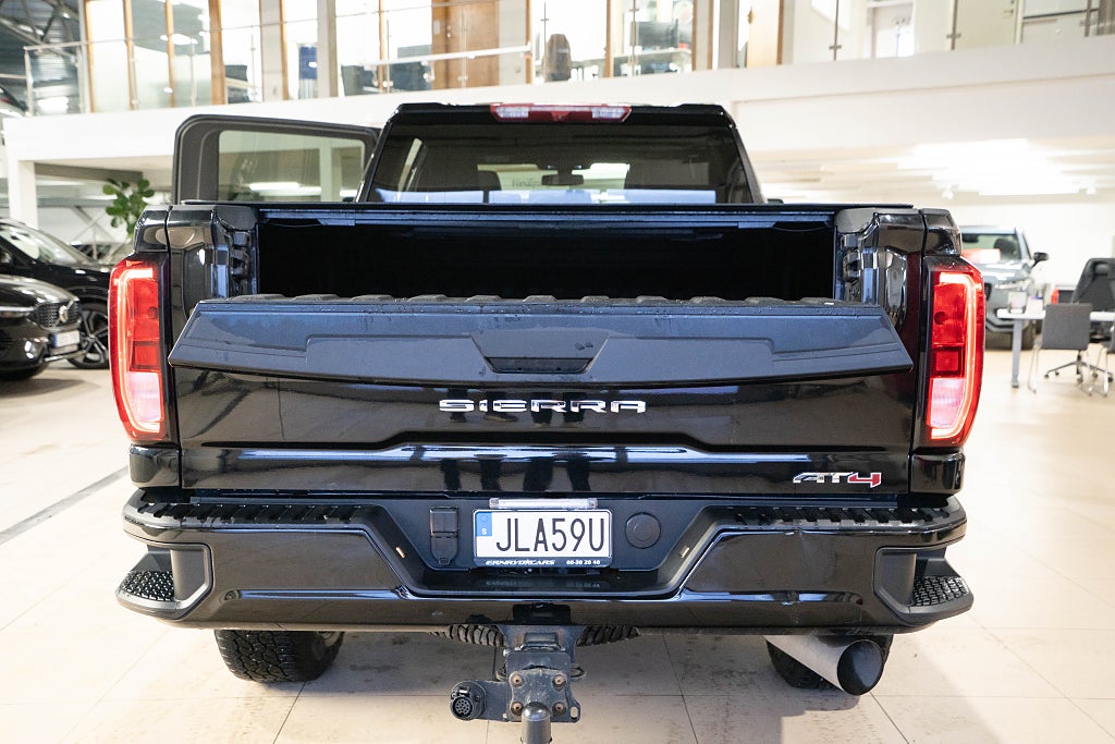 GMC Sierra 2500 HD 6.6 V8 DURAMAX 4WD LÅG SKATT MOMS 452hk