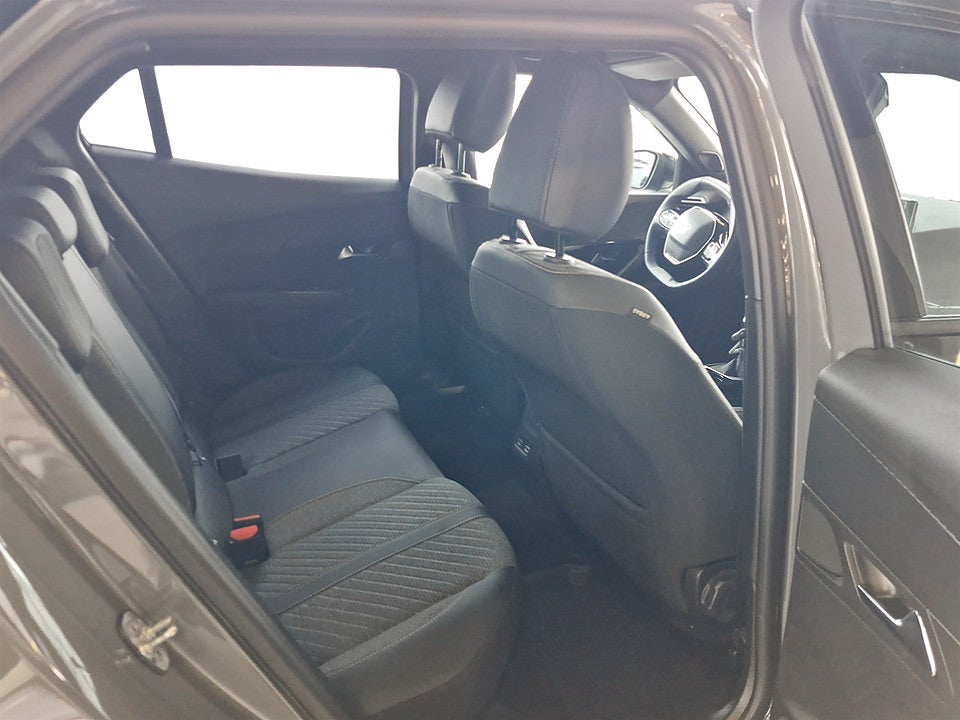 Bild på Peugeot 2008 Allure 1.2 PT 130hk CARPLAY P-SENSORER