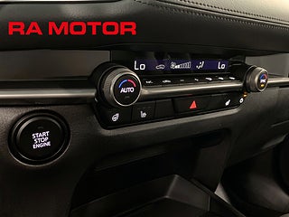 SUV Mazda CX-30 17 av 23