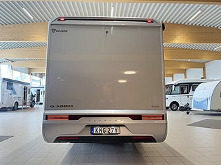 Husbil-integrerad Adria SONIC SUPREME 700 DC 5 av 26