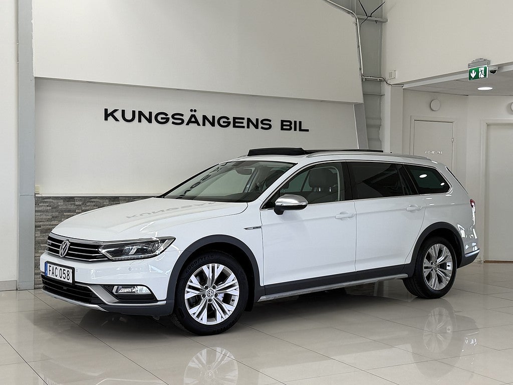 Volkswagen Passat Alltrack 2.0 TDI Executive Värmare Skinn 1-Ägare Pano LÅGA MIL