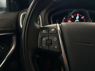 Volvo V40 D3 Geartronic R-Design VOC/S&V-Hjul/Dvärm/Navigation/BT – bild 17