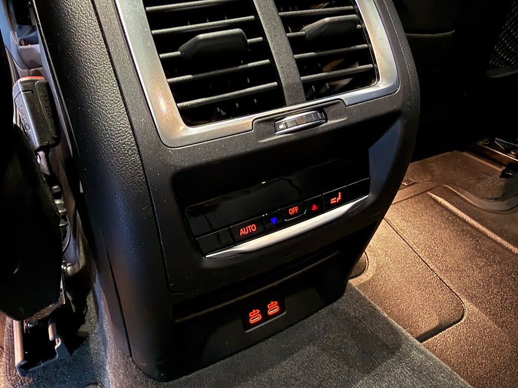 BMW iX3 M Sport Glastak Cockpit Läder Drag - bild 20