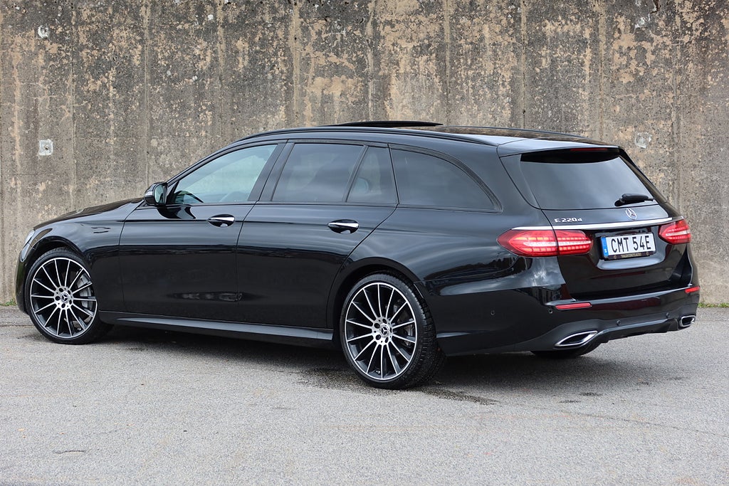 Mercedes-Benz E 220 d AMG 360° Drag WideScreen Värmare Pano Night Paket