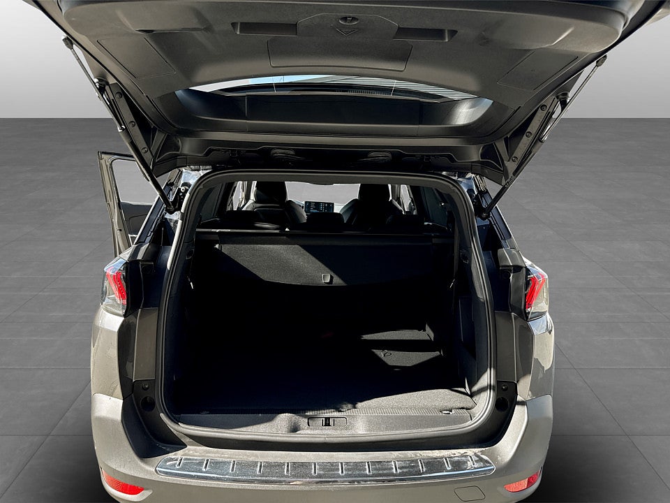 Bild på Peugeot 5008 GT 1.2 PT 130hk Aut 7-SITS B-KAMERA CARPLAY