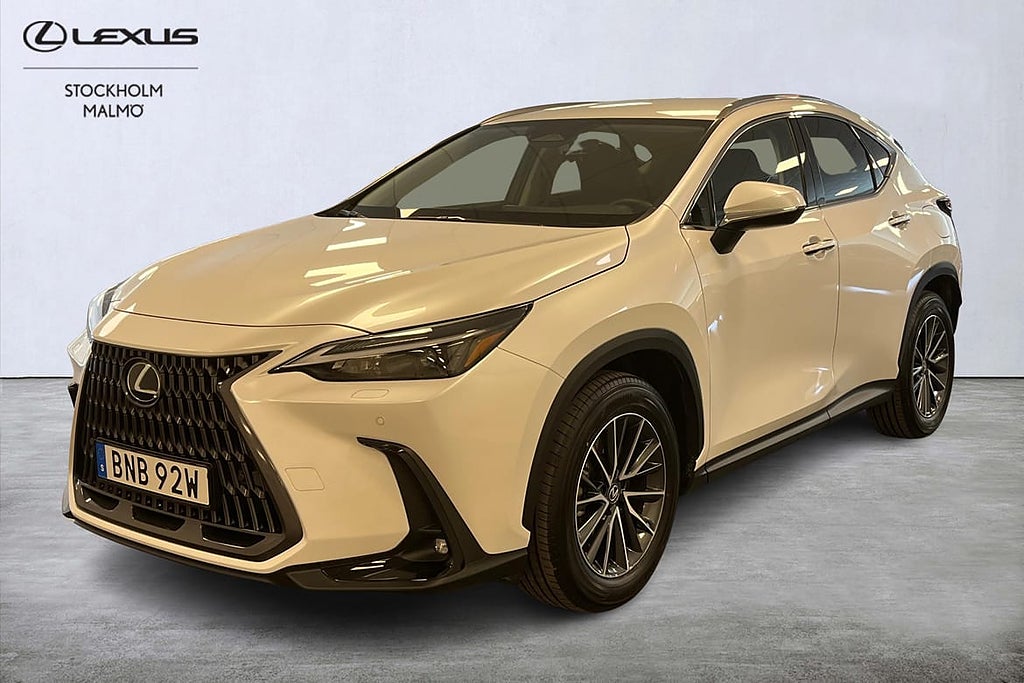 Lexus NX 450h+ Business Plus Skinn Backkamera Navi Drag