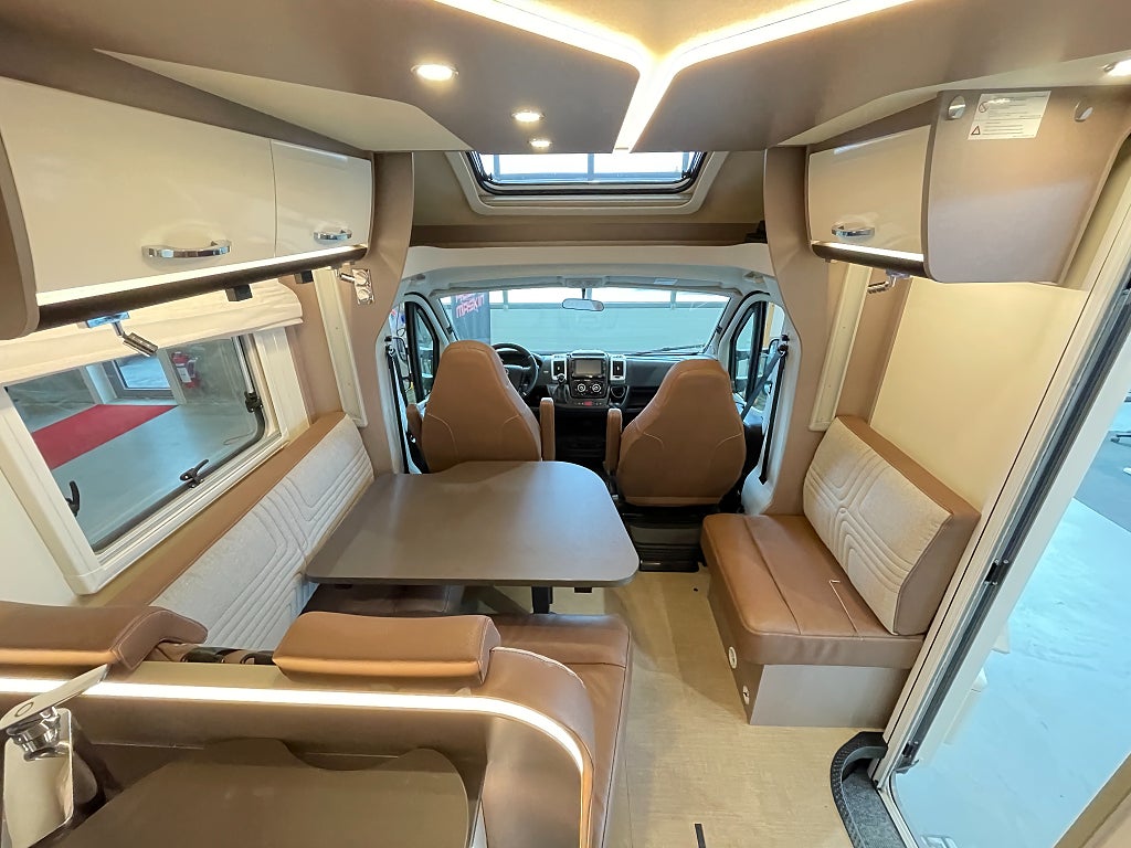 Bürstner Lyseo 744 TD Harmony Line /Soffa bak/Taksäng x2/AC bodel/Solcell - Bürstner