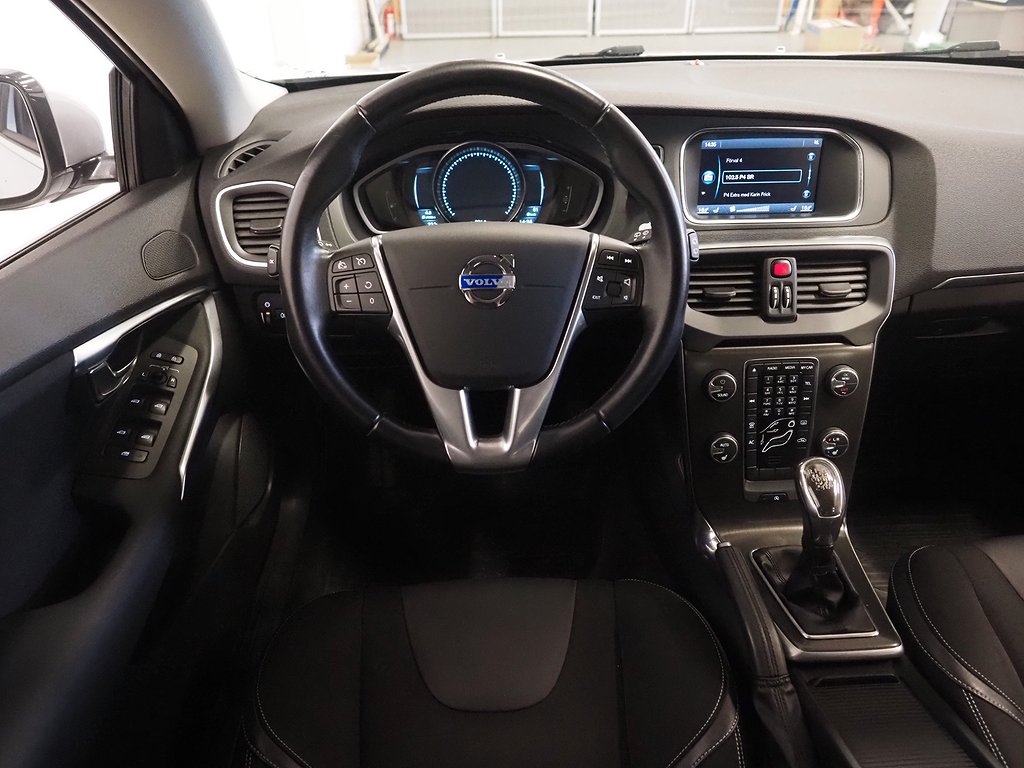 Volvo V40 D2 Momentum Dragkrok Kamrem bytt 2014