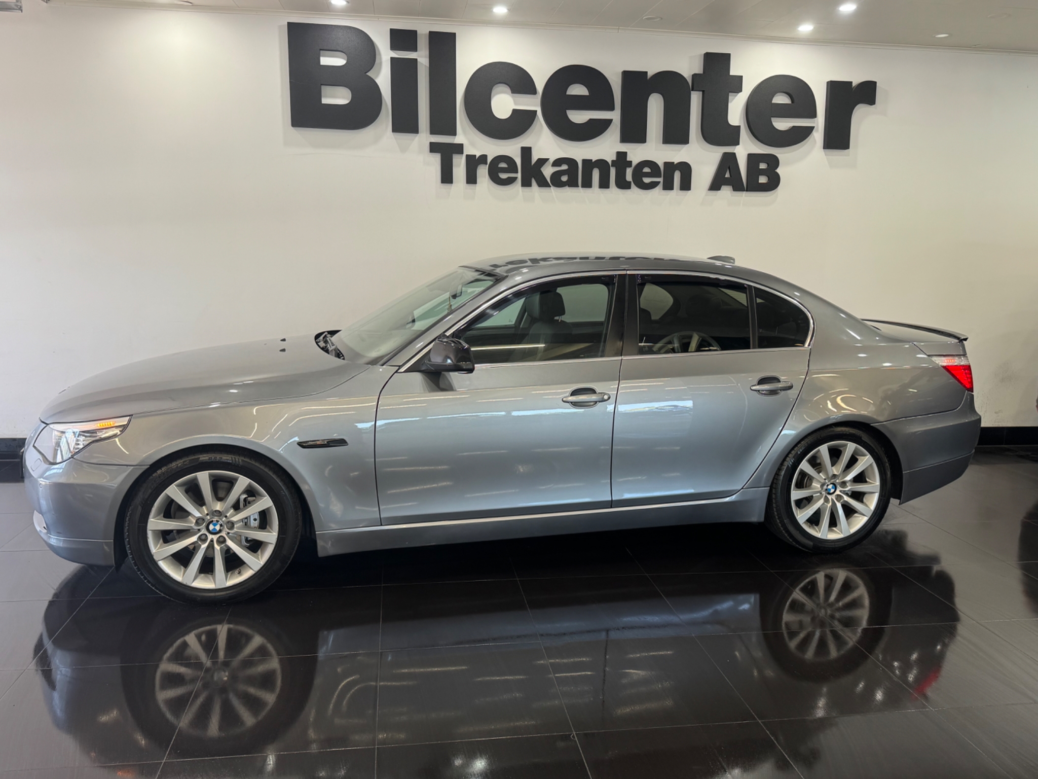 BMW 520 2010, kuva 4/38