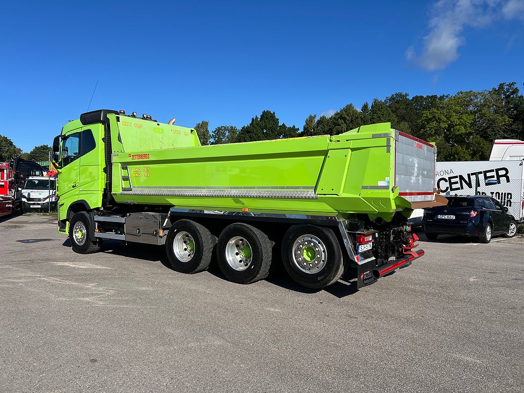 Volvo FH16 550 8x4*4 Tridem Tippbil I-See, Fullutrustad