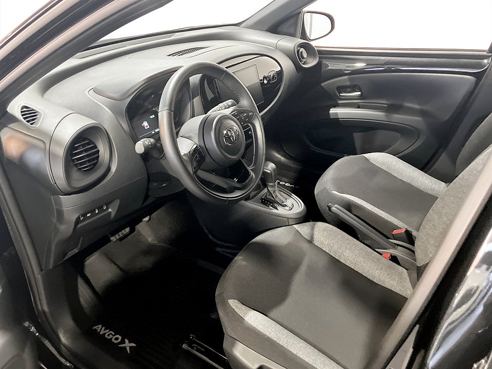 Bild på Toyota Aygo X 1.0 VVT-i CVT 72hk Aut B-KAMERA