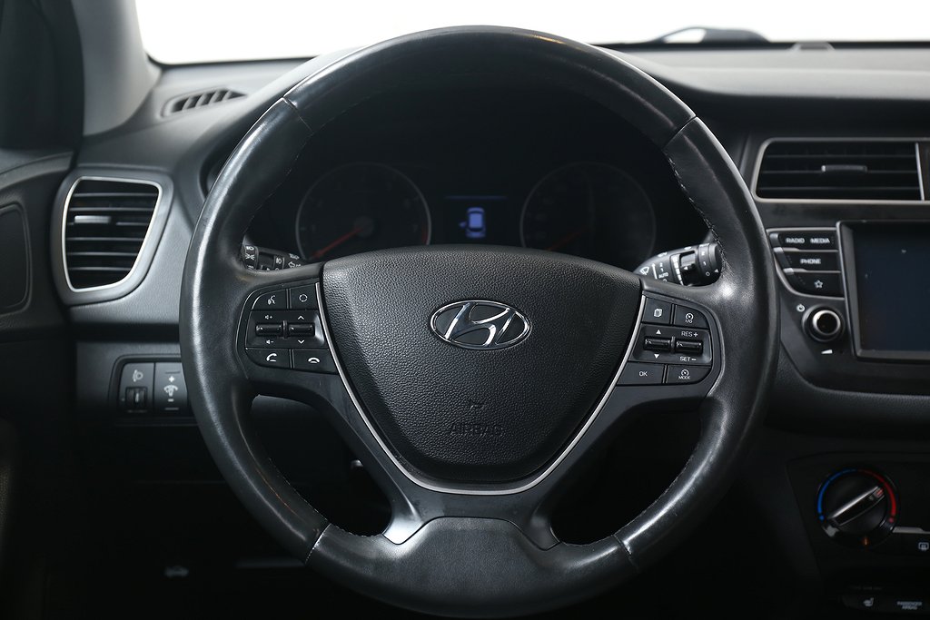 Hyundai i20 1,2 86hk Trend 5D Kamera CarPlay P-sensorer 2019