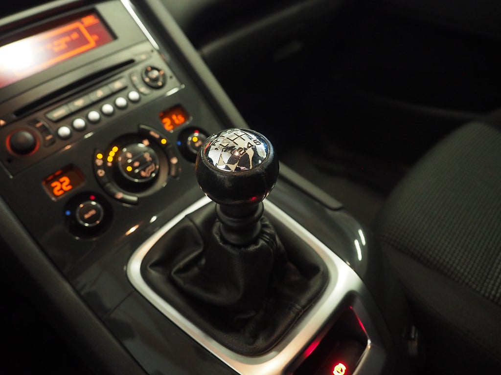 Peugeot 5008 1.2 PureTech 130hk | 7-sits | Farthållare