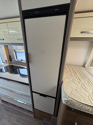 Husbil-integrerad Bürstner Aviano 690 Luftfjädring! Långbädd! Endast 6,99m! 10 av 20