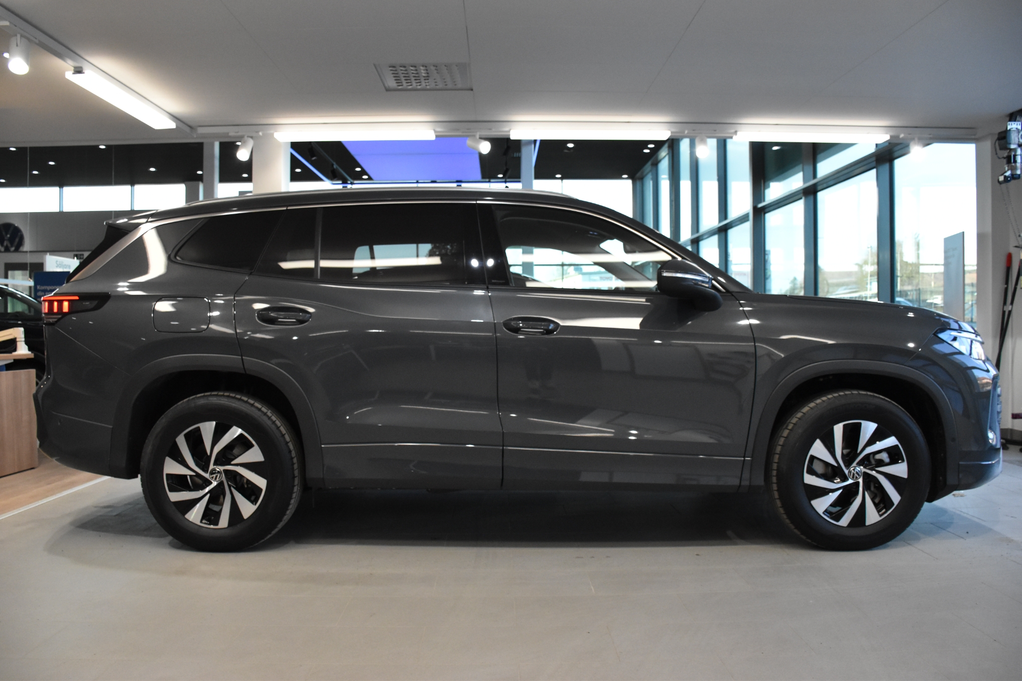 Volkswagen Tayron 1.5 eHybrid 2025, bild 6/56