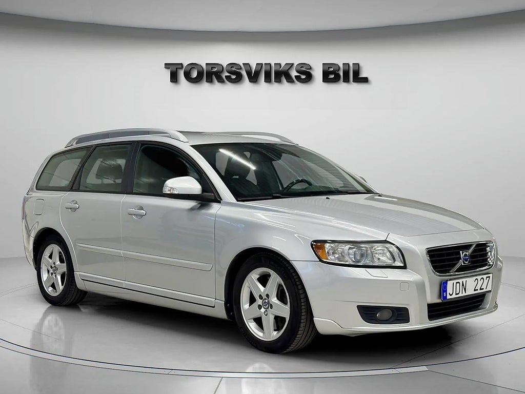 Volvo V50 2.0 D Powershift Summum Navi Skinn Drag Nybes Nyservad  - miniatyr 8