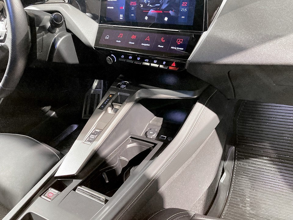 Bild på Peugeot 308 5D GT 1.2 PT 130hk Aut - B-KAMERA, CARPLAY