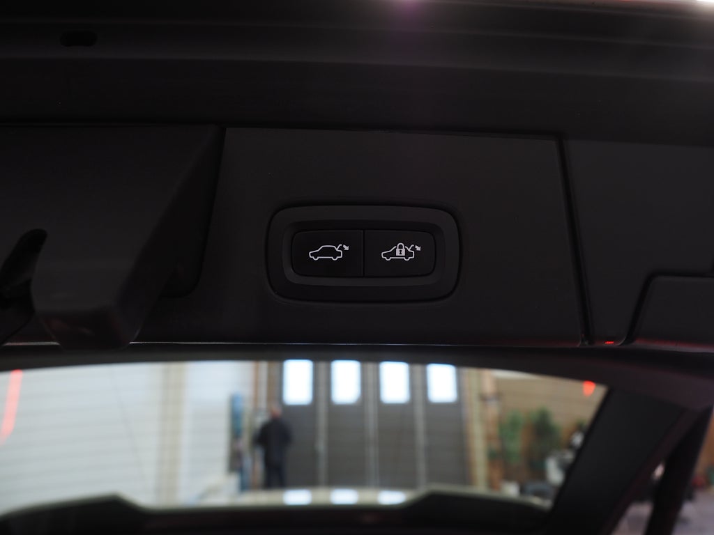 Volvo V90 D4 Geartronic Momentum Advanced Edition Drag Navi VOC 2021