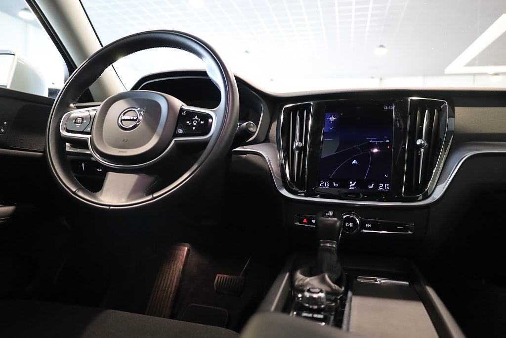 Volvo V60 D4 AUT Momentum Advanced SE II Drag Navi VOC Moms 2021