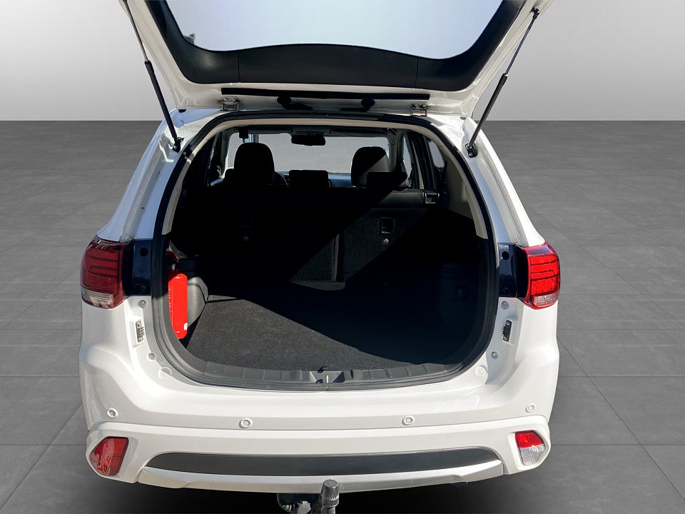 Bild på Mitsubishi Outlander Fleet Edition PHEV 203hk Aut 4WD B-KAMERA DRAG CARPLAY