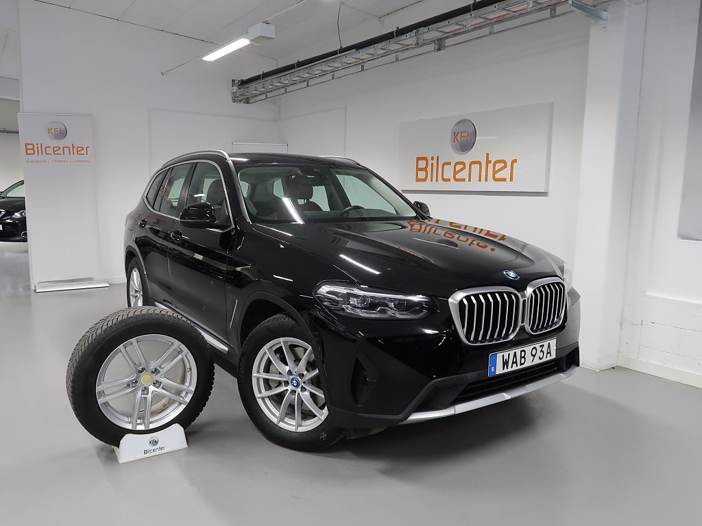 BMW X3 xDrive30e V-Däck ingår Drag-Navi-Kamera-Skinn-CarPlay-G