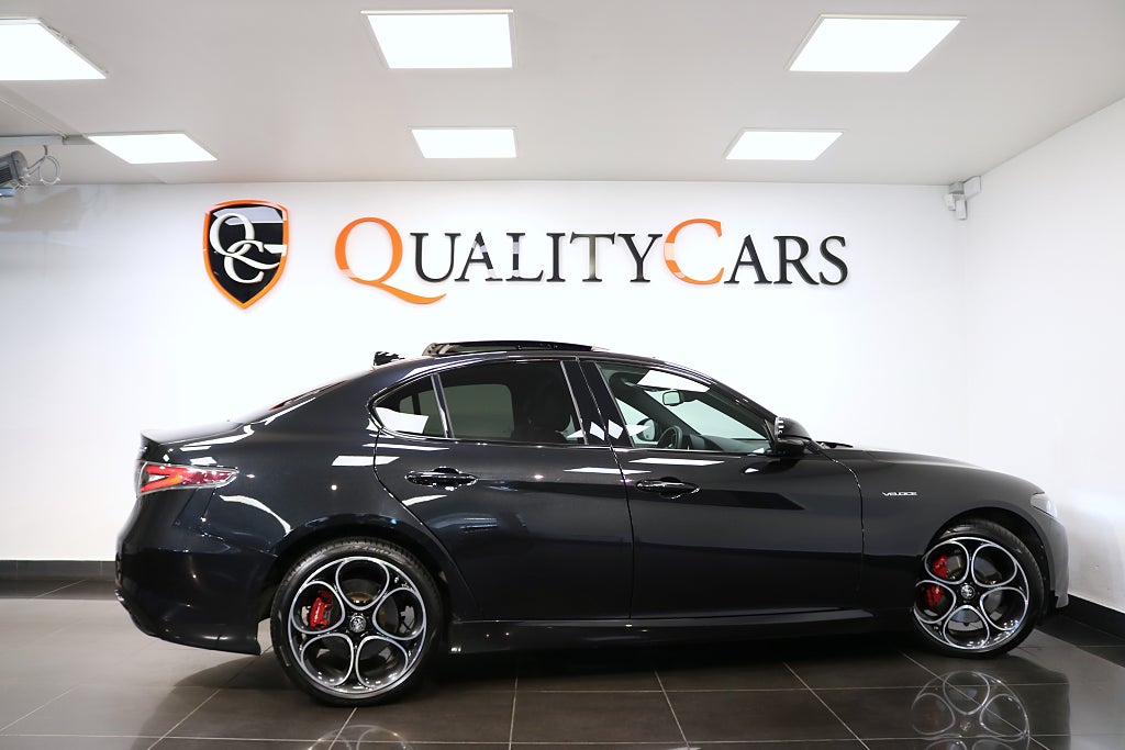 Alfa Romeo Giulia 2023 - miniatyr 4