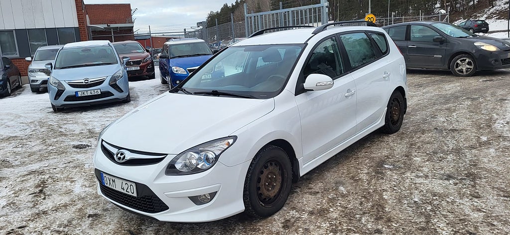 Hyundai i30 cw 1.6 126hk Business Dragkrok Besiktigad t.o.m 2026-09