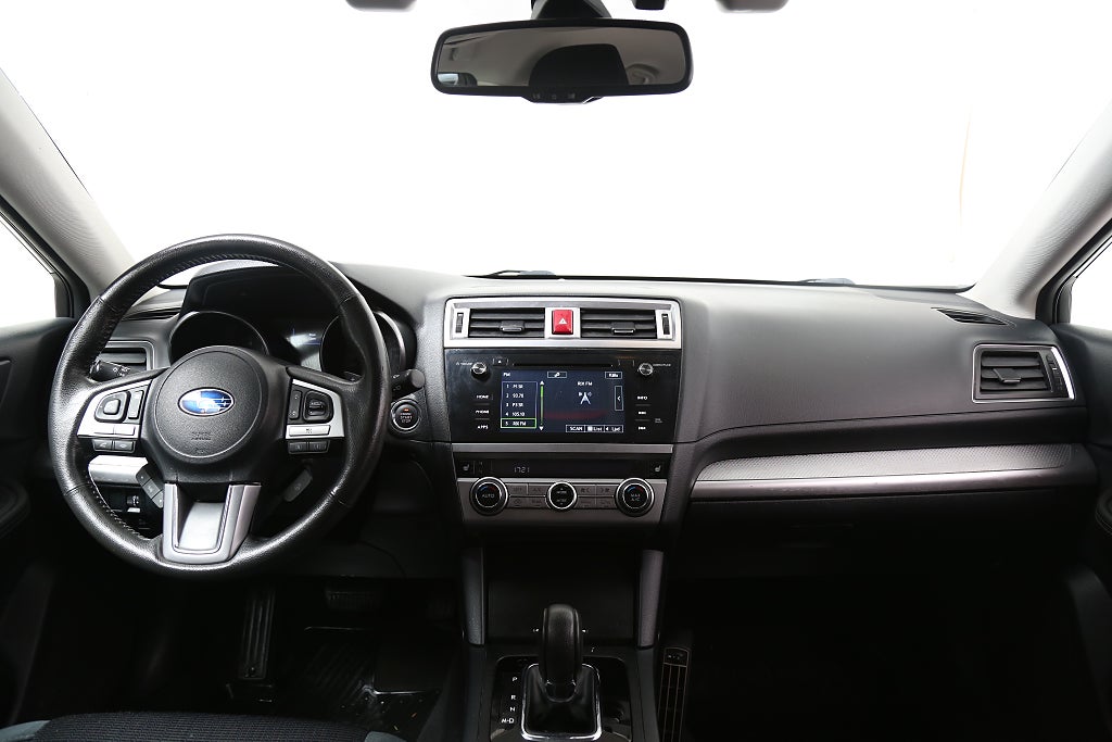 Subaru Outback 2,5i 175hk Base AWD Aut Motorv Dragkrok 2017