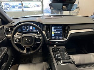 Volvo V60 PLUG-IN T6 AWD R-Design Drag/B-kamera/Mvärmare/S&V