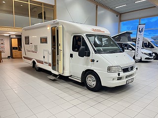 Husbil-halvintegrerad Kabe TM WF 2 av 21