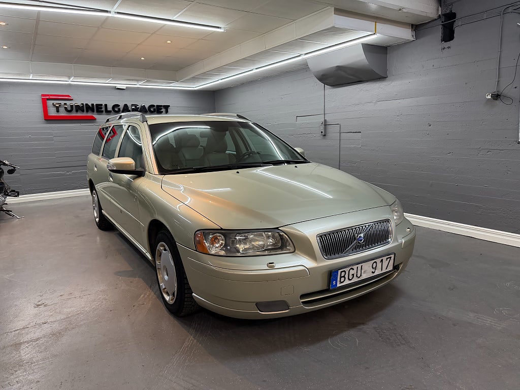 Volvo V70 2.4 Classic, Momentum M-värmare Dragpaket Nybesiktigad