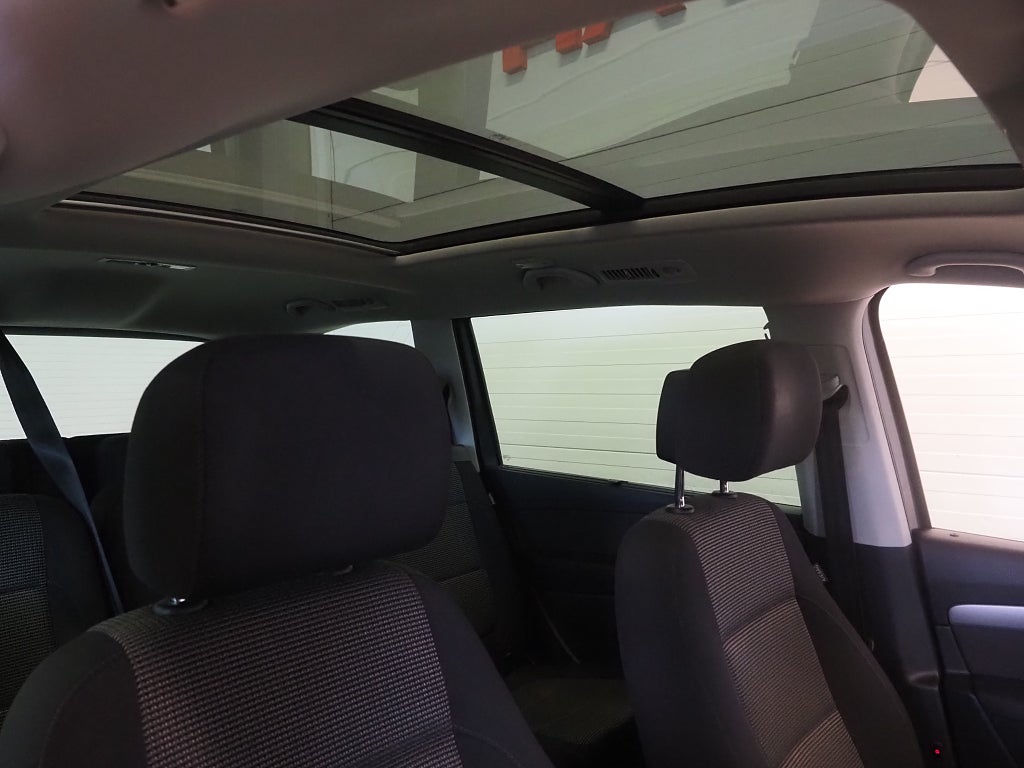 Volkswagen Sharan 7-sits 2.0 TDI 140hk Pano Drag Navi Kamera 2014