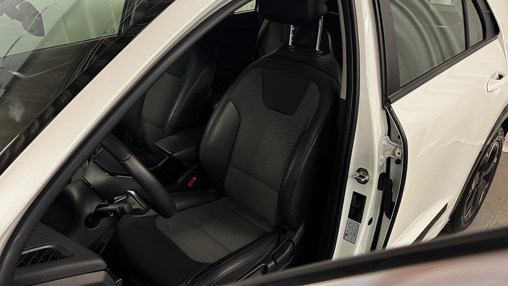Kia Niro EV 204hk Dragkrok Kamera Sensorer Navi Adp-fart Keyless bild 15