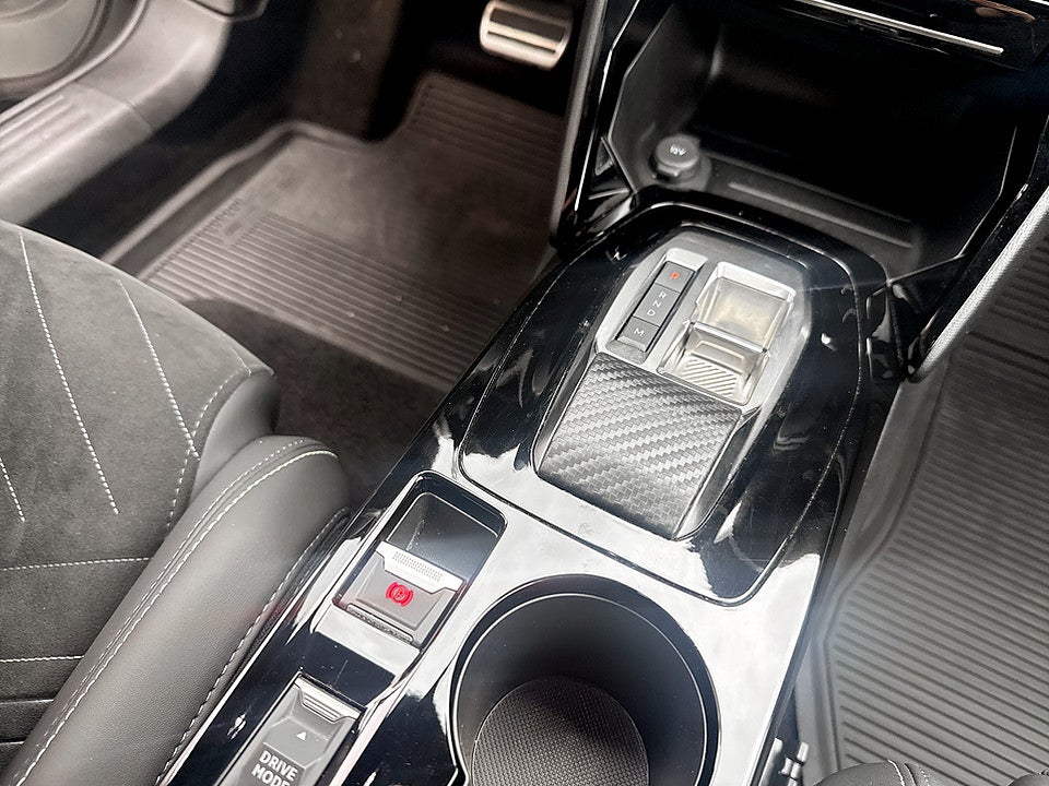 Bild på Peugeot 2008 GT Hybrid 145hk Aut B-KAMERA CARPLAY