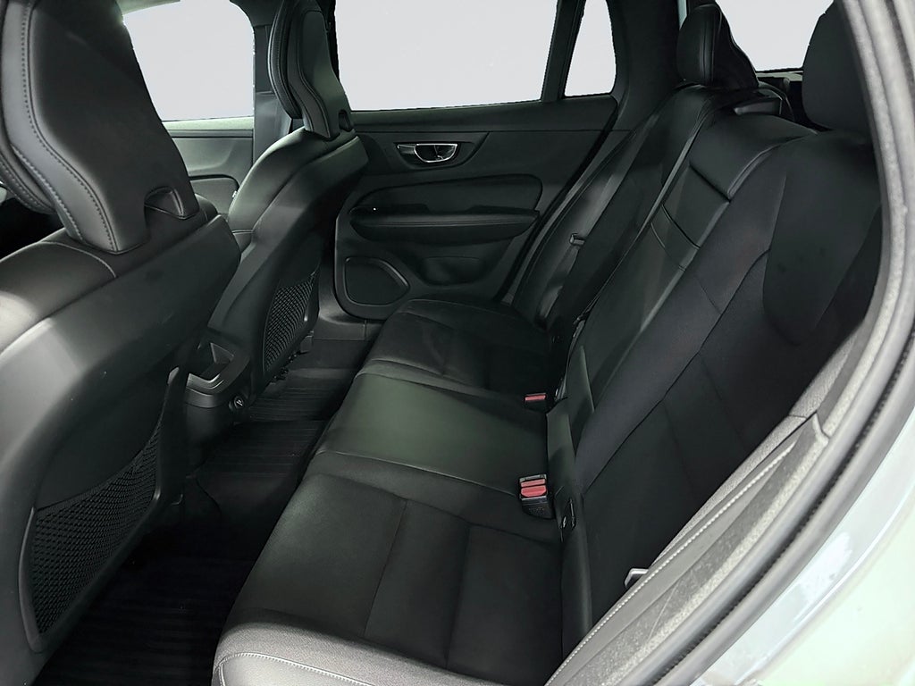 Volvo V60 D4 AWD Aut DRAG Värmare Navi VoC Sensorer el-baklucka bild 13