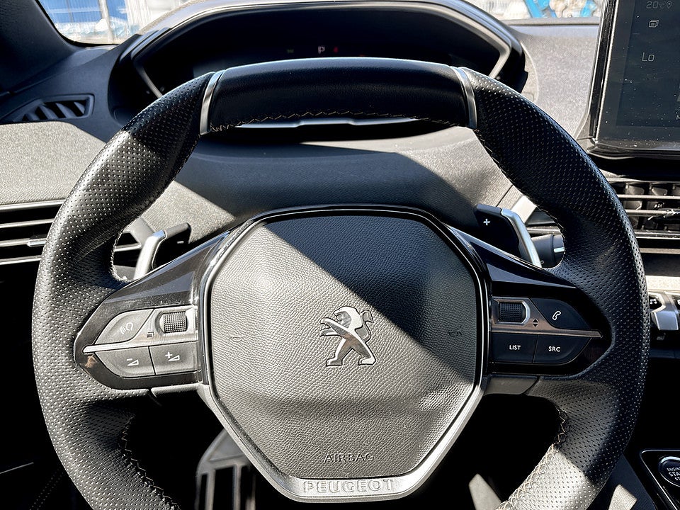 Bild på Peugeot 3008 GT Black Pack 1.2 PT 130hk Aut B-KAMERA CARPLAY