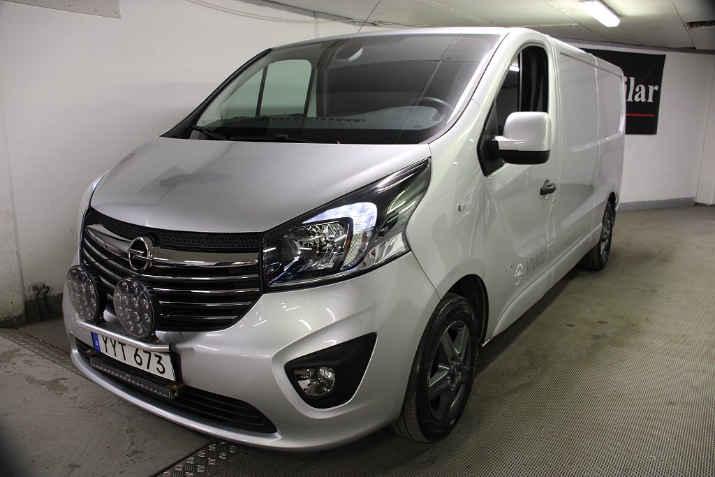 Opel Vivaro Skåpbil 2.9t 1.6 CDTI BIturbo L2 Lång Dieselvärmare Kamera Drag